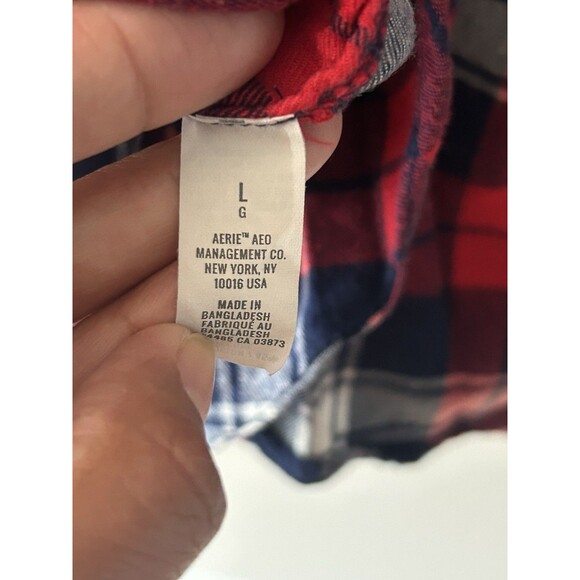 Aerie Women’s Size Large Red Navy Plaid Flannel Shirt Plaid Button Up - Picture 6 of 6